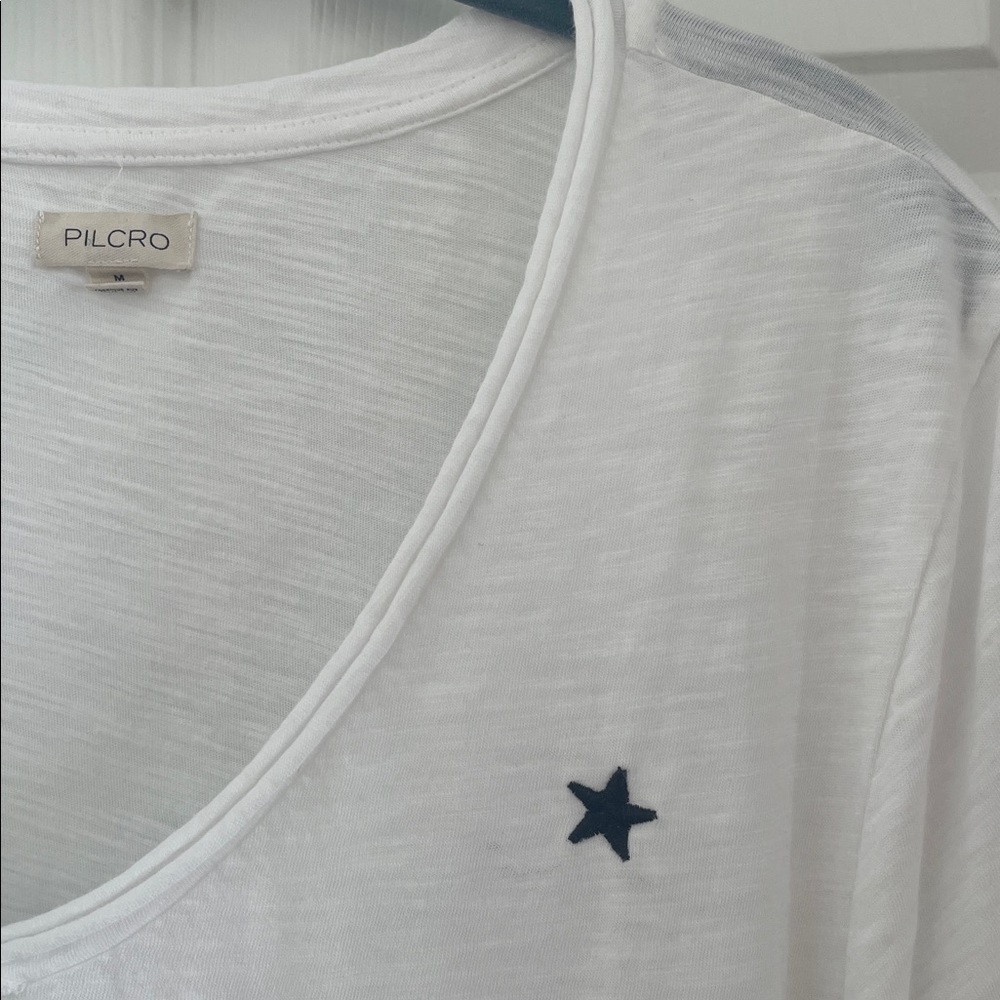 The Quinn V-Neck Tee by Pilcro - Picture 7 of 16